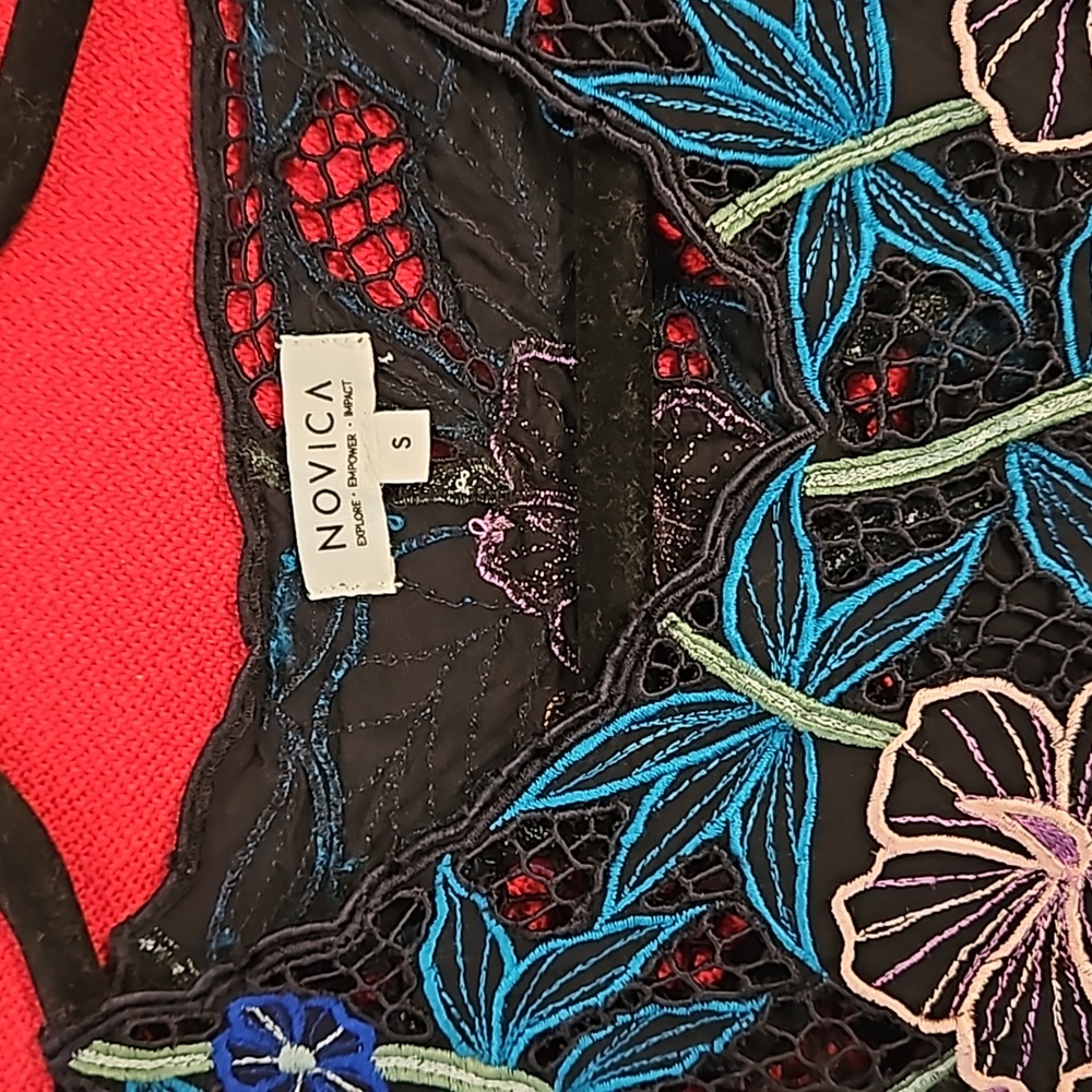 Floral embroidered black sleeveless top Small vibrant colors gorgeous detail - Picture 3 of 8